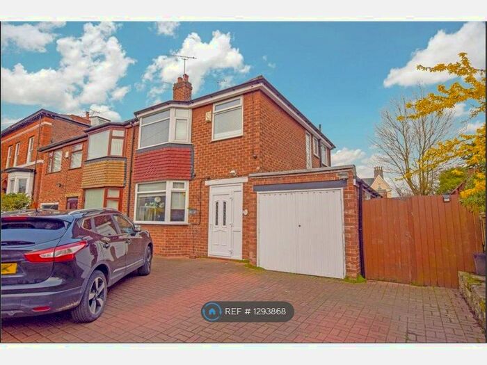 3 Bedroom Semi-Detached House To Rent In Stamford Place, Sale M33