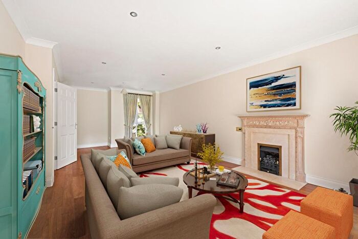 4 Bedroom Detached House To Rent In Houston Place, Esher, KT10