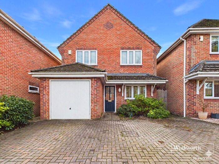 4 Bedroom Detached House For Sale In Essex Street, Newbury, Berkshire, RG14