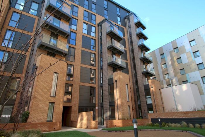 1 Bedroom Flat To Rent In Baltic Avenue, Brentford, TW8