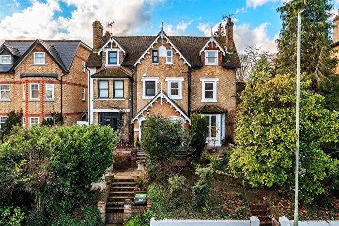 5 Bedroom Semi Detached House For Sale In Kingston Road, Leatherhead, KT22