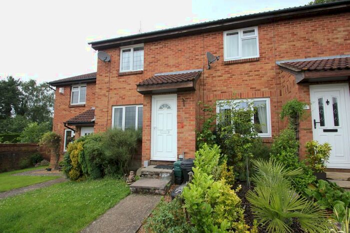 3 Bedroom Terraced House To Rent In Woking, GU22