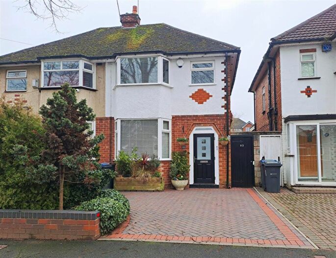 3 Bedroom Semi Detached House For Sale In Horrell Road, Sheldon, Birmingham, B26