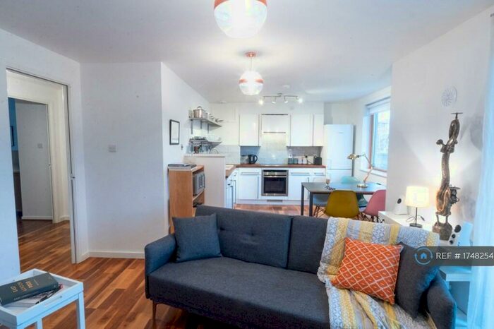 2 Bedroom Flat To Rent In Nichols Court, London, E2