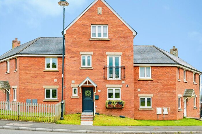 4 Bedroom Town House For Sale In Trem Gwlad Yr Haf, Coity, Bridgend, CF35