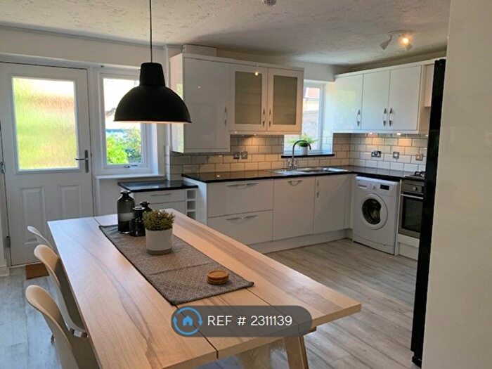 6 Bedroom Terraced House To Rent In Nightingale Shott, Egham, TW20