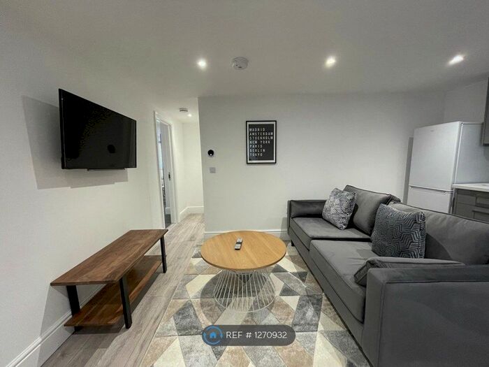 2 Bedroom Flat To Rent In Portland Street, Lincoln LN5