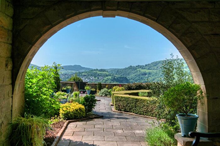 2 Bedroom Apartment For Sale In Rockside Hydro, Matlock, DE4