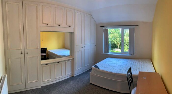 4 Bedroom Semi-Detached House To Rent In Brookleigh Road, Withington, M20