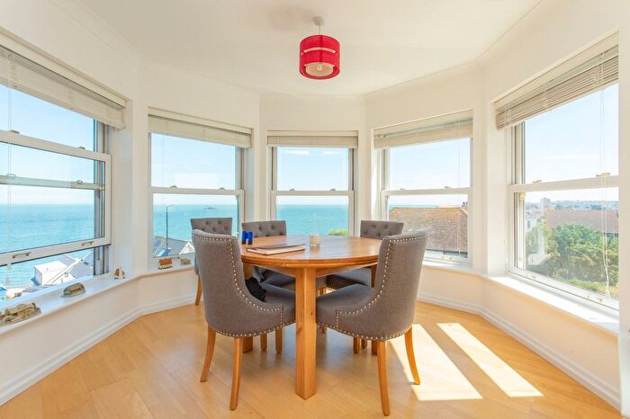2 Bedroom Flat For Sale In Western Esplanade, Herne Bay, Kent, CT6