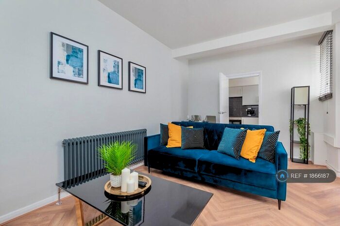 2 Bedroom Flat To Rent In Bell Street, London, NW1