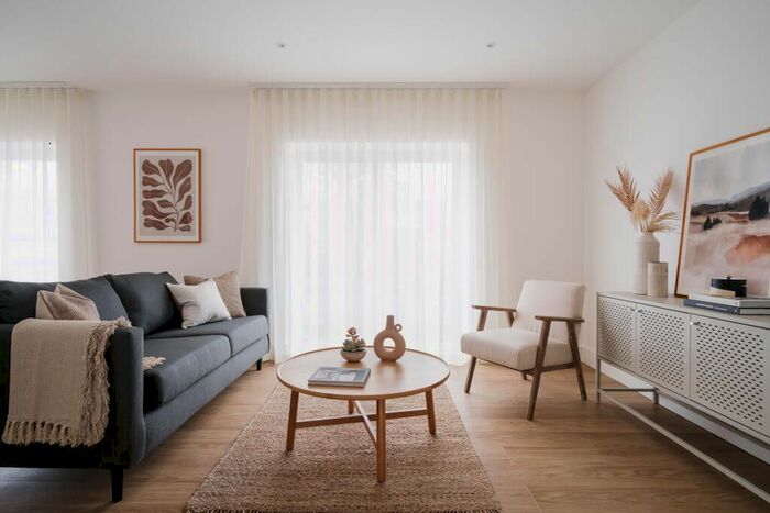 2 Bedroom Flat To Rent In Goodchild Road, London, N4