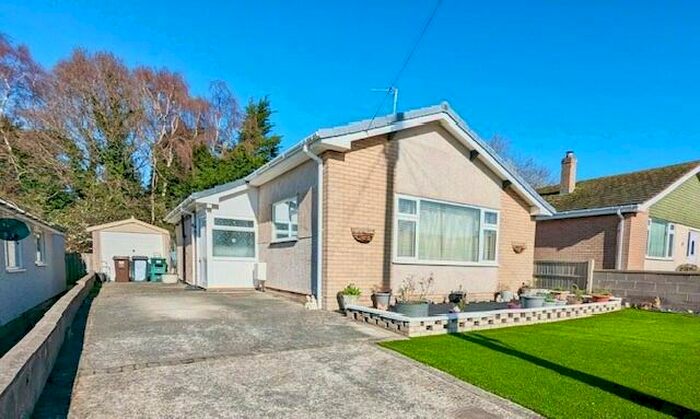 2 Bedroom Bungalow To Rent In Llandudno Junction, LL31
