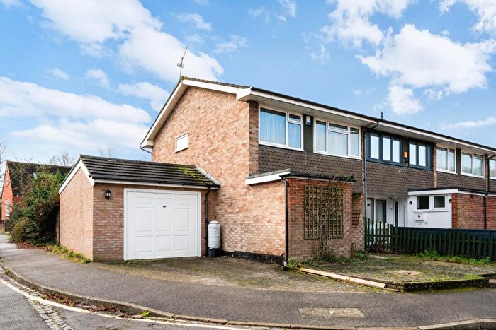 3 Bedroom End Of Terrace House For Sale In Sharon Close, Epsom, KT19