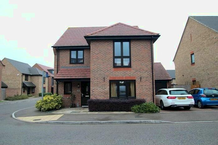 4 Bedroom Detached House To Rent In Egbert Close, Hornchurch, RM12