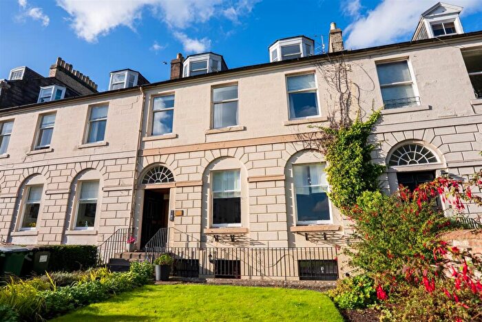 1 Bedroom Flat For Sale In D Barossa Place, Perth, PH1