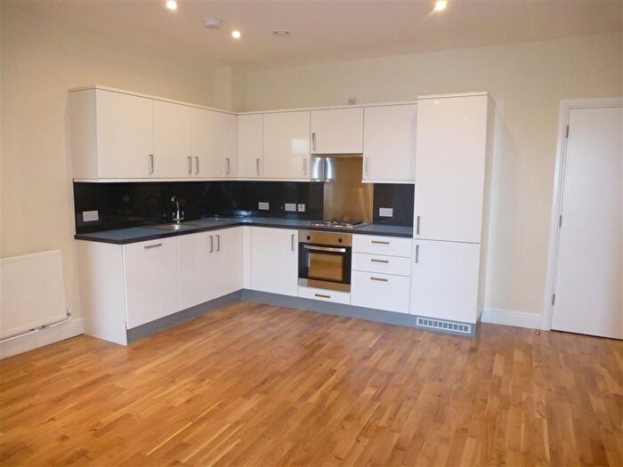 2 Bedroom Flat To Rent In Park Street, Ashford, TN24