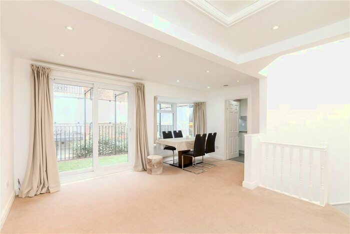 2 Bedroom Mews To Rent In Romney Mews, Chiltern Street, Marylebone, London, W1U