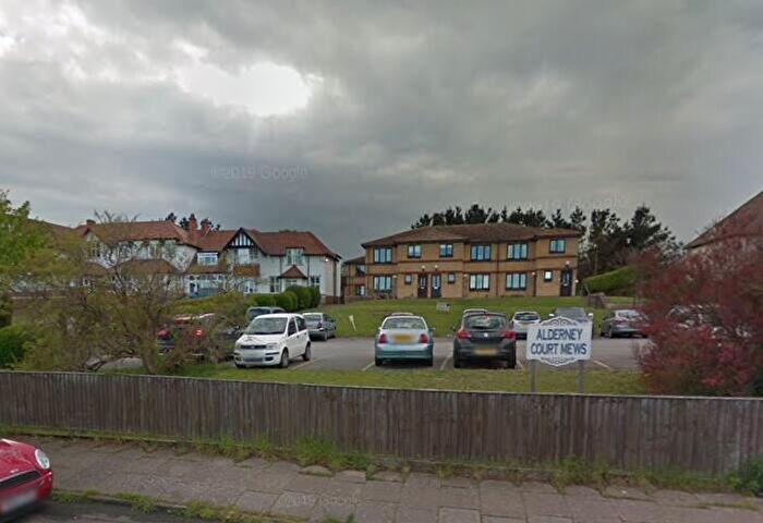 2 Bedroom Flat To Rent In Alderney Court Mews, Seacroft Esplanade, Skegness, PE25