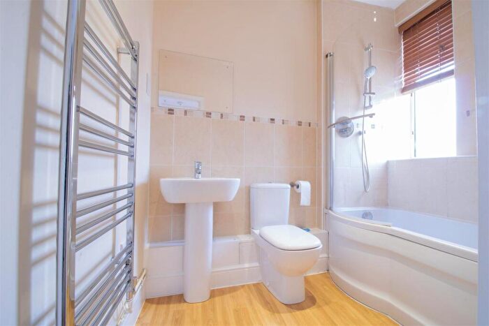 1 Bedroom Apartment To Rent In High Street, Cranleigh, GU6