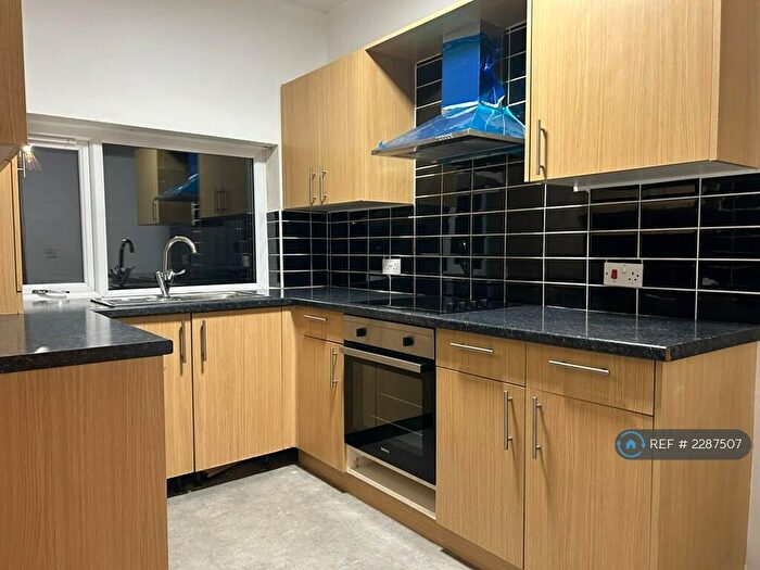 2 Bedroom Flat To Rent In Baxter Avenue, Southend On Sea, SS2