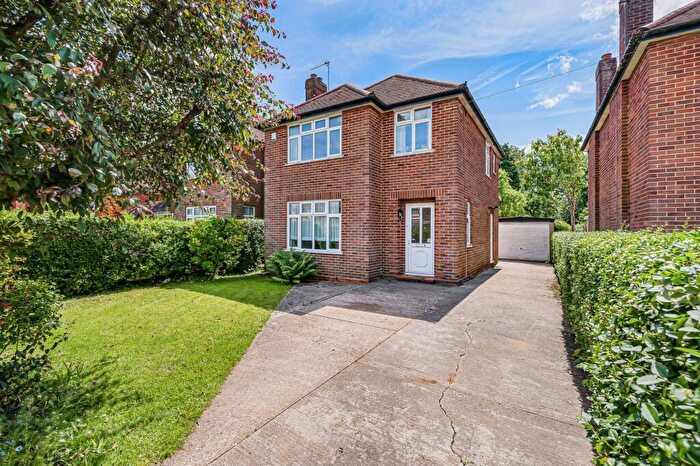 3 Bedroom Detached House For Sale In Shelburne Road, High Wycombe, HP12