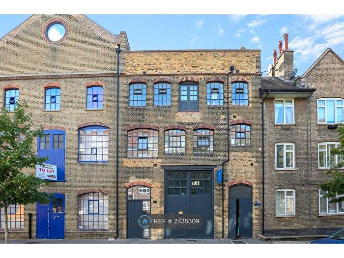 2 Bedroom Flat To Rent In Queens Row, London, SE17