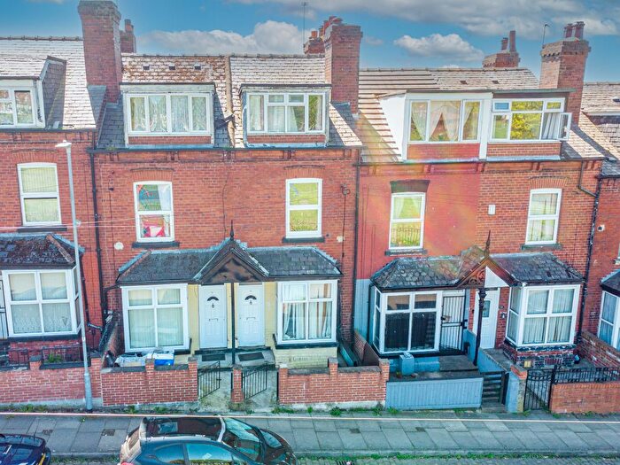 4 Bedroom Terraced House For Sale In Elford Place East, Leeds, LS8