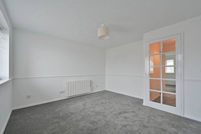 1 Bedroom Flat For Sale In Arran House, Watford, WD18