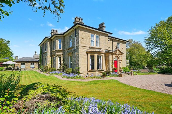 7 Bedroom Detached House For Sale In Greenroyd, Huddersfield Road, Brighouse, HD6