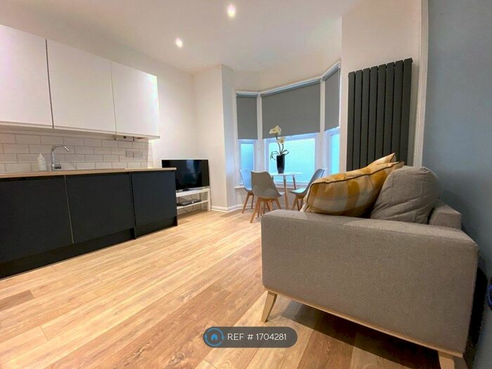 2 Bedroom Flat To Rent In Middlewich Road, Northwich, CW9