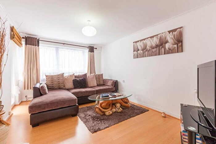 1 Bedroom Flat To Rent In Earlsferry Way, Islington, London, N1