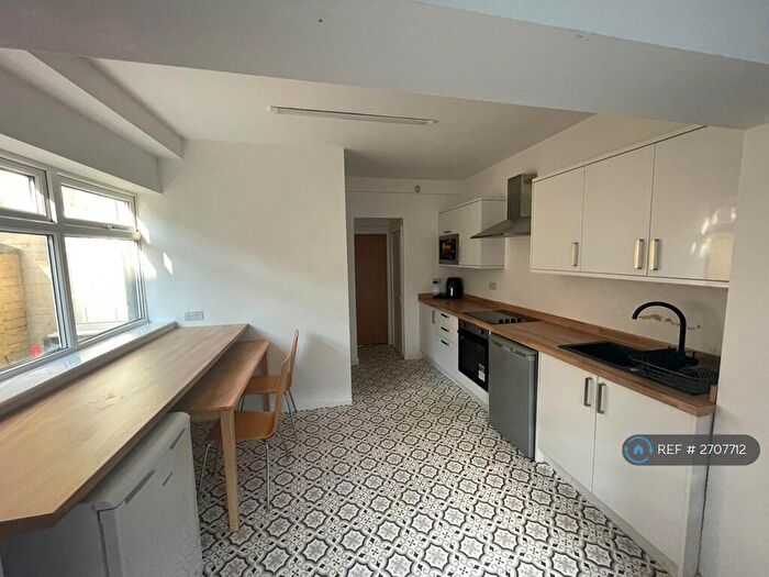 5 Bedroom Terraced House To Rent In Nelson Street, Salford, M7