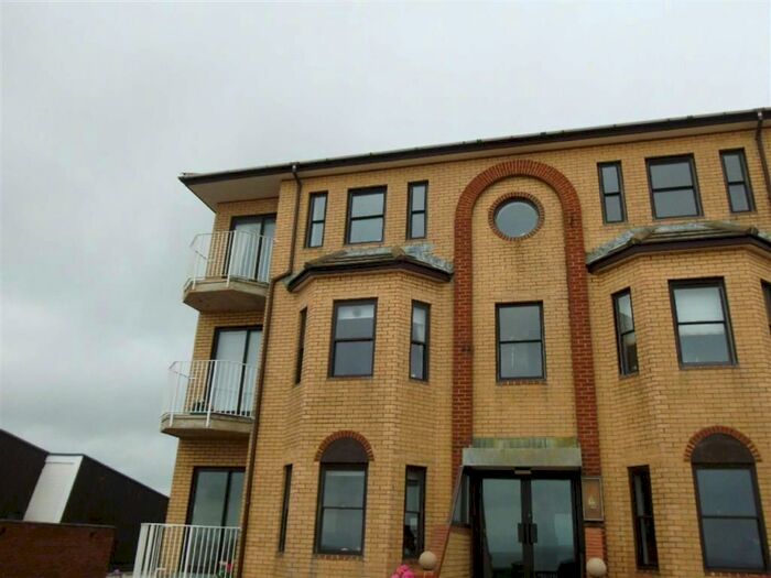 2 Bedroom Flat To Rent In Marine Parade, Hythe, Folkestone, Kent CT21