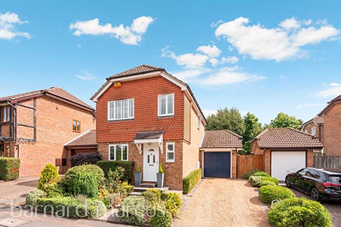 3 Bedroom Detached House For Sale In Mannamead, Epsom, KT18