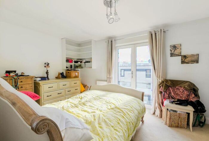 4 Bedroom House To Rent In St Pauls Mews, Camden, London, NW1