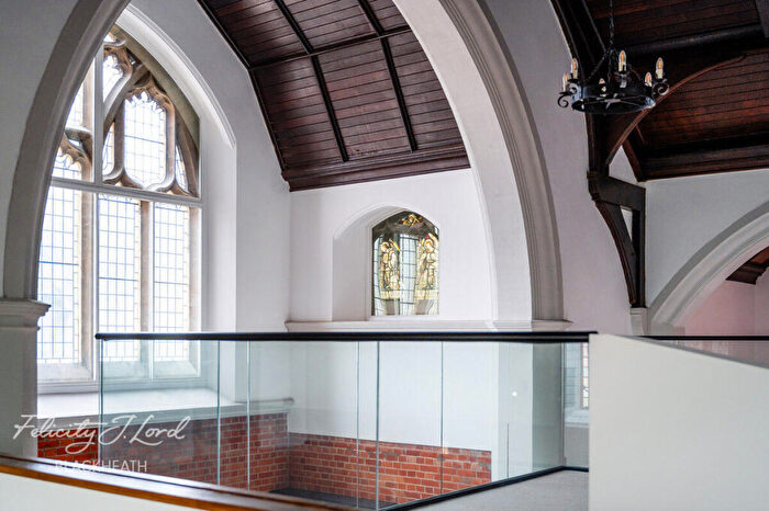 3 Bedroom Apartment For Sale In Ashmore Road, London, SE18