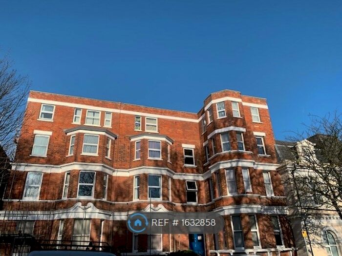 1 Bedroom Flat To Rent In Trevarra Court, Folkestone, CT20