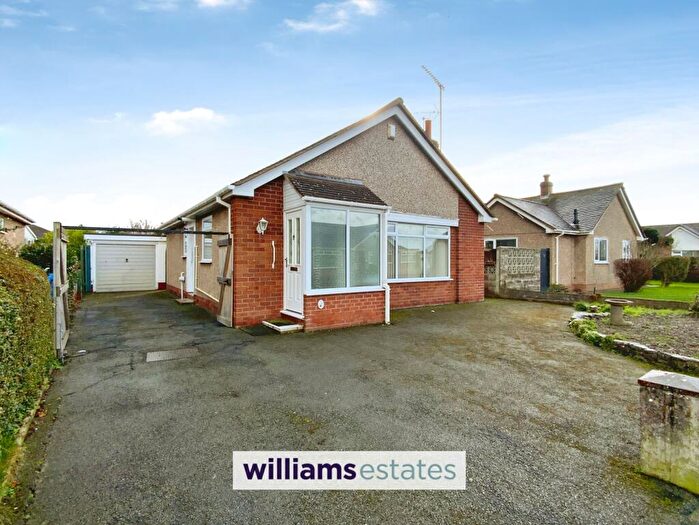 2 Bedroom Detached Bungalow For Sale In Ffordd Ganol, Rhuddlan, LL18