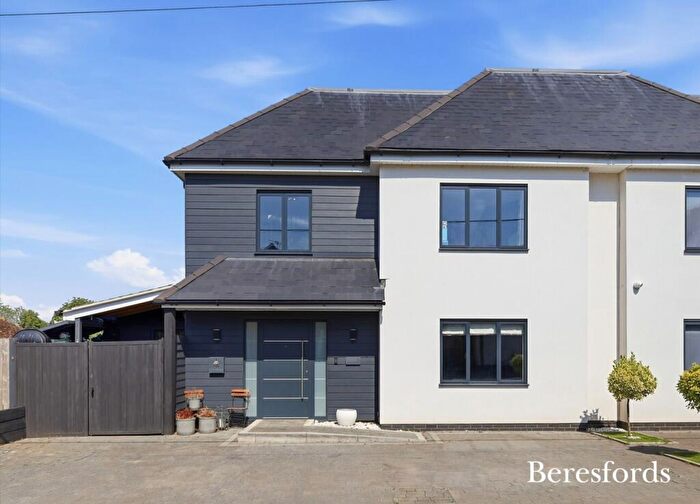 5 Bedroom Semi-Detached House For Sale In Valley Road, Braintree, CM7