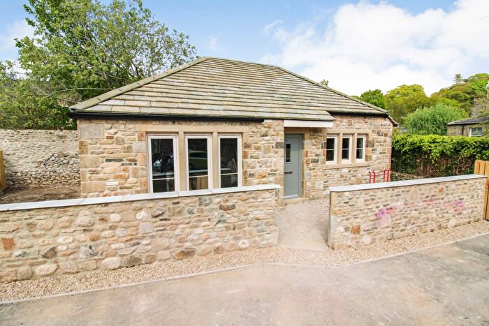 2 Bedroom Bungalow For Sale In Old Masons Yard, Clapham, Lancaster, North Yorkshire, LA2