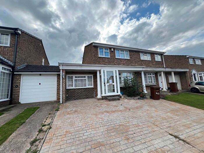 3 Bedroom Semi Detached House For Sale In Croft Close, Chatham, ME5