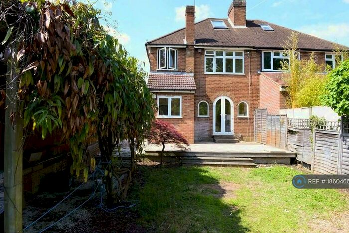 4 Bedroom Semi-Detached House To Rent In Manor Crescent, Guildford, GU2