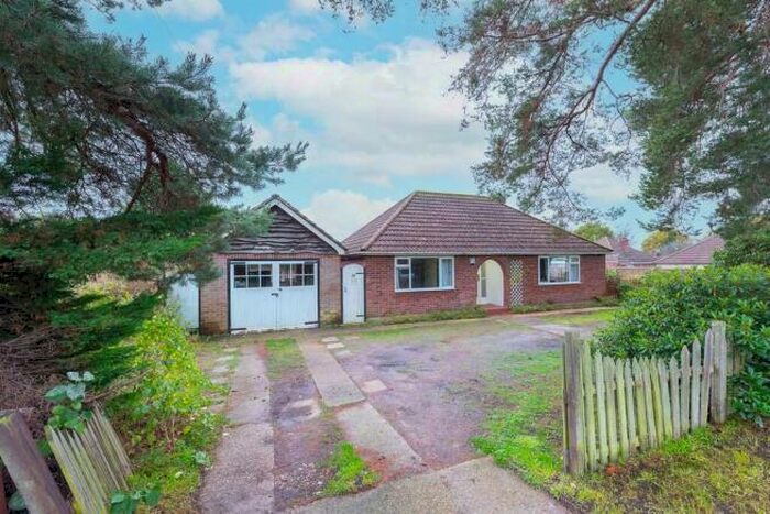 2 Bedroom Bungalow To Rent In Sandhurst, GU47