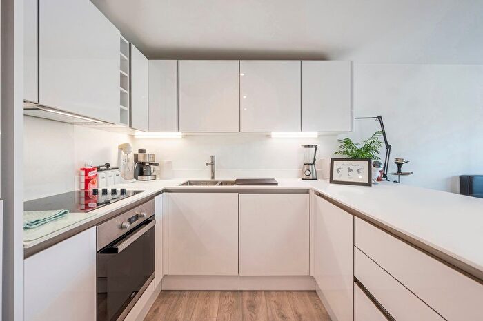 1 Bedroom Flat To Rent In Vantage Court, Old Kent Road, SE1