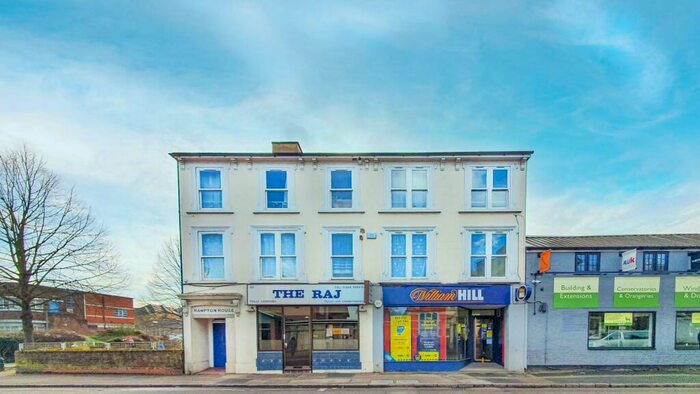 2 Bedroom Flat To Rent In Hampton House, Ware Road, Hertford, Herts, SG13