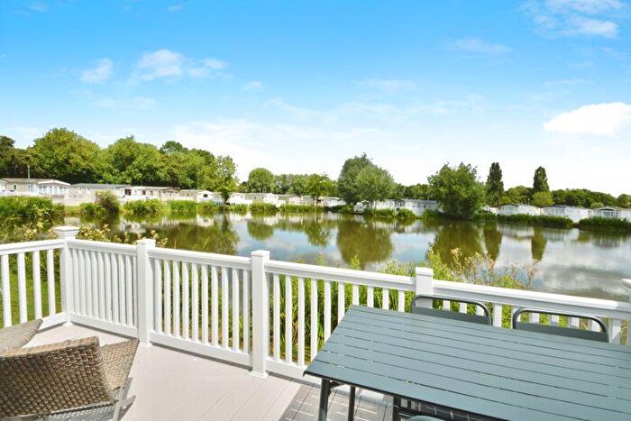 3 Bedroom Lodge For Sale In Mallard Lake, Cotswold Hoburne, Cotswold Lakes, GL7