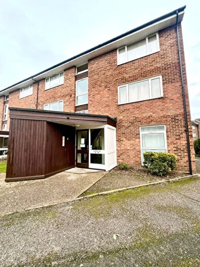 1 Bedroom Flat To Rent In Coleridge Way, BR6