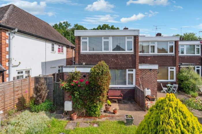3 Bedroom End Of Terrace House For Sale In Gregory Road, Hedgerley, SL2