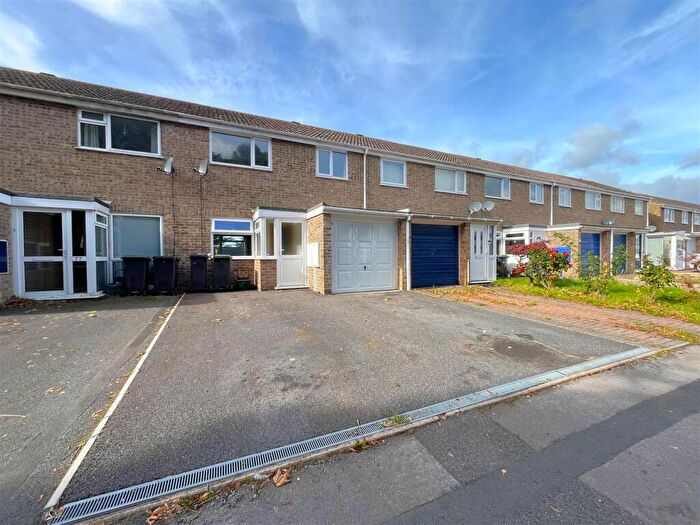 3 Bedroom Terraced House For Sale In Princes Drive, Lodmoor, DT4